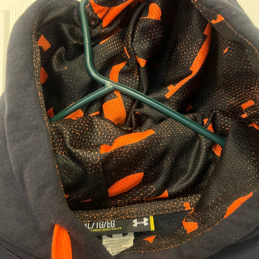 SOLD!!!  Under Armour men’s XL sweatshirt - Picture 6 of 14
